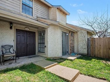 237 Shady Lane Drive, Fort Worth, TX 76112