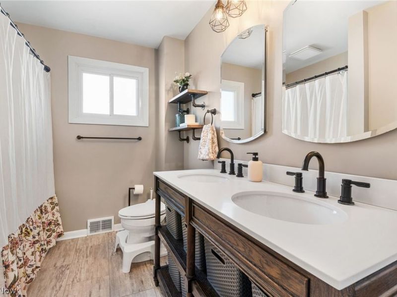 584 Hilbish Avenue, Akron, OH 44312 Photo 11