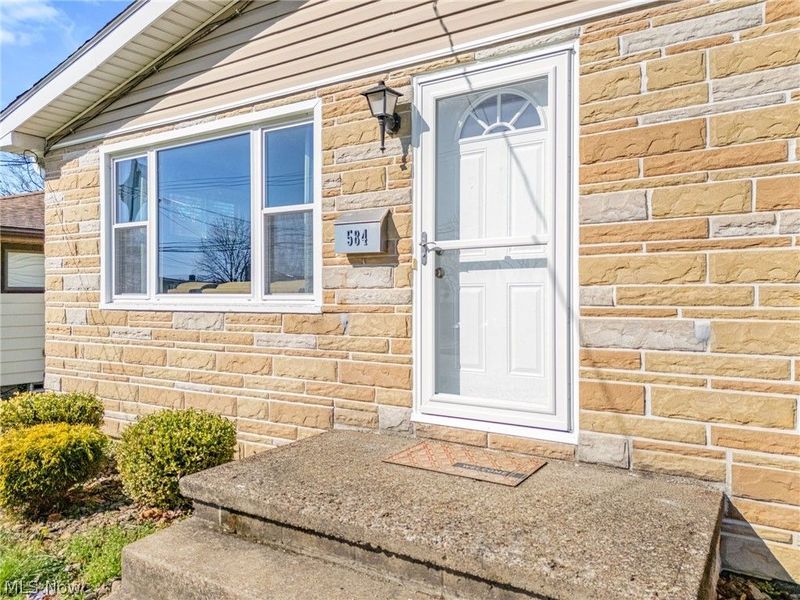 584 Hilbish Avenue, Akron, OH 44312 Photo 2