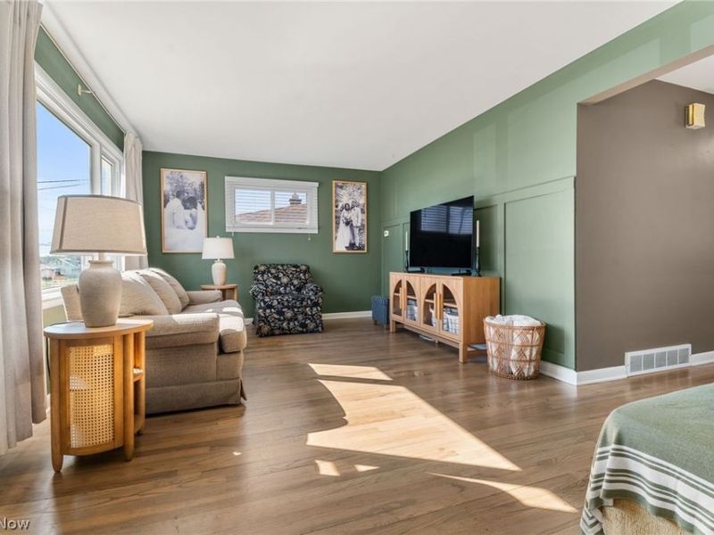 584 Hilbish Avenue, Akron, OH 44312 Photo 3