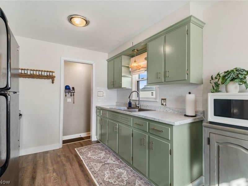 584 Hilbish Avenue, Akron, OH 44312 Photo 7