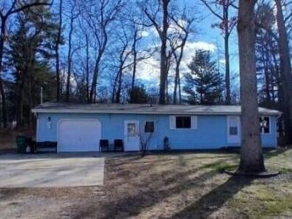 6110 O'Neil Street, Twin Lake, MI 49457