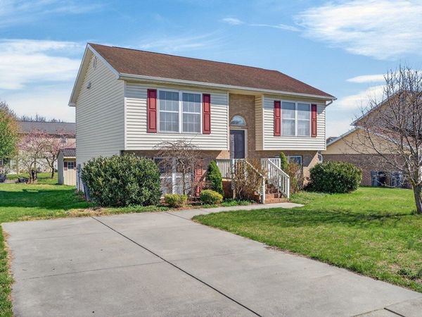 1390 STONECHRIS DR, HARRISONBURG, VA 22802