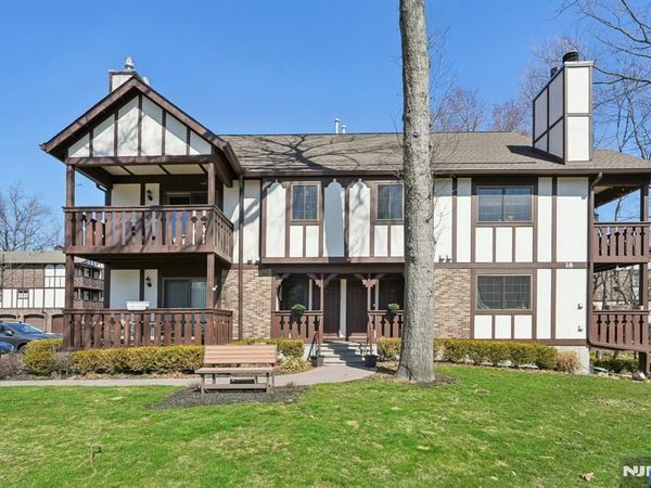 1810 Faulkner Court, MAHWAH, NJ 07430