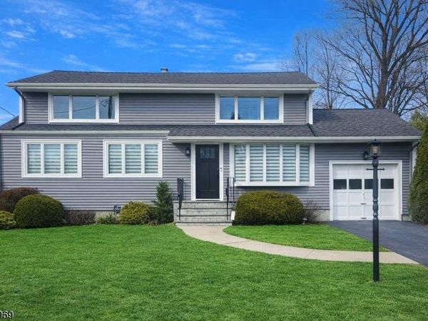 217 Sweetbriar Pl, Paramus, NJ 07652