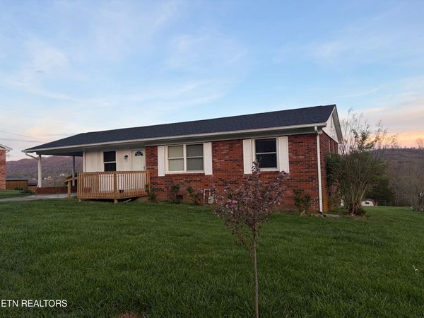 311 Whitaker St, Tazewell, TN 37879