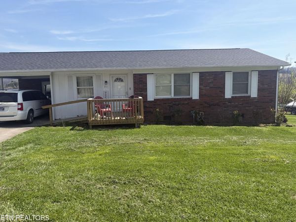 311 Whitaker St, Tazewell, TN 37879