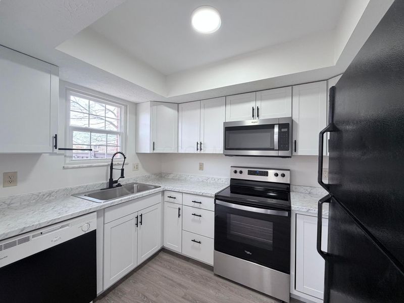 5372 Portland , Unit 57, Columbus, OH 43235 Photo 7