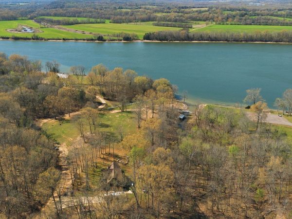 1118 Carrollville Landing Rd , Clifton, TN 38425