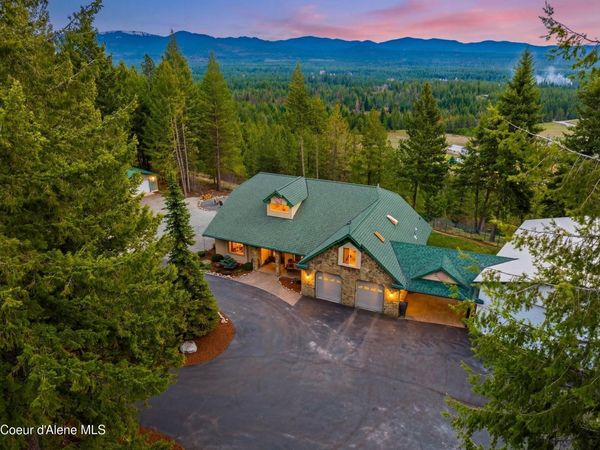 24079 N McKenzie DR, Rathdrum, ID 83858