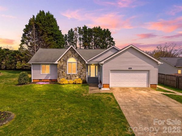 1951 19th Avenue Drive NE, Unit 27, Hickory, NC 28601