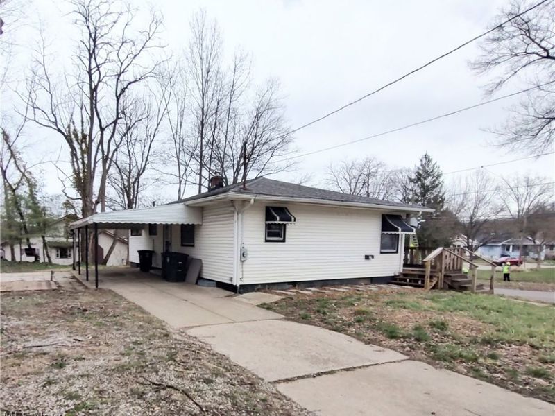 600 Eastland Avenue, Akron, OH 44305 Photo 1