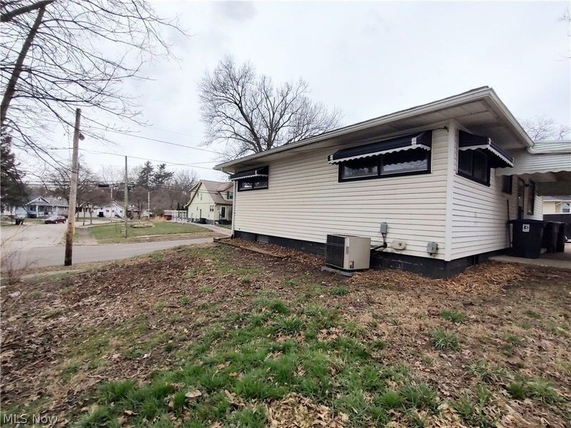600 Eastland Avenue, Akron, OH 44305 Photo 2