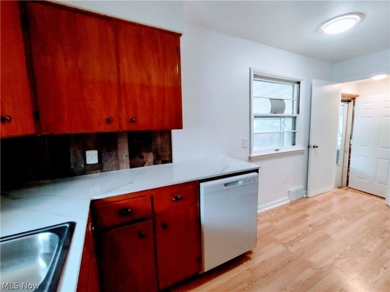 600 Eastland Avenue, Akron, OH 44305 Photo 6