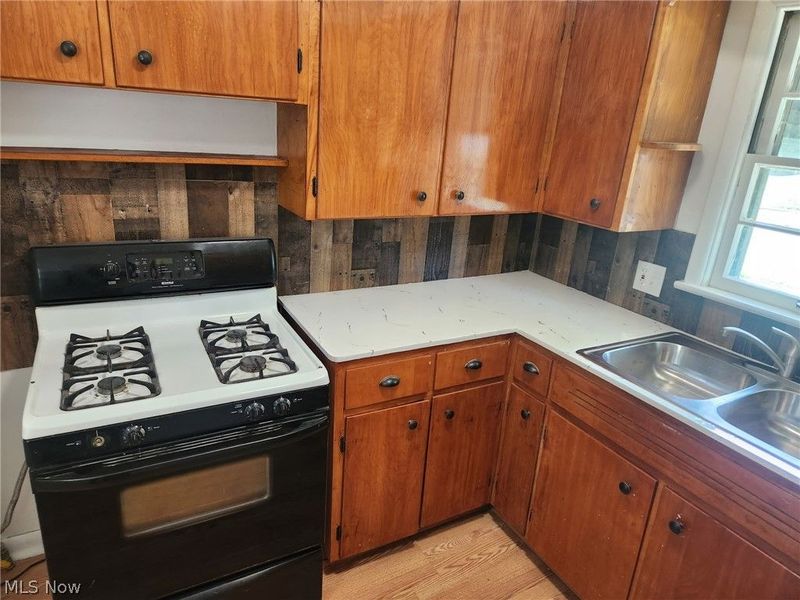 600 Eastland Avenue, Akron, OH 44305 Photo 8
