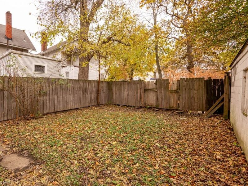 231 Windsor Street, Akron, OH 44306 Photo 12