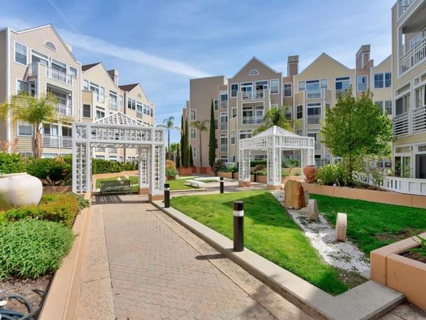 550 Ortega Avenue, Unit B330, Mountain View, CA 94040