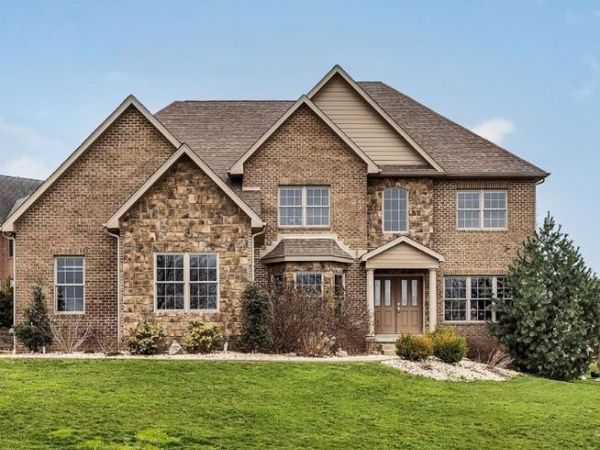 1010 Country Club Drive, Jeannette, PA 15644