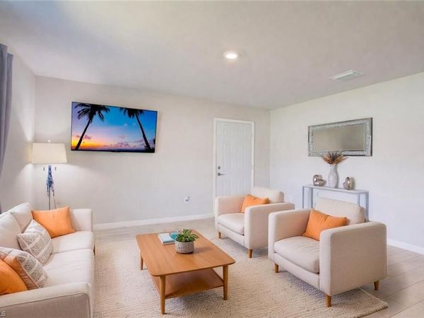 2017 NE 39th TER, CAPE CORAL, FL 33909