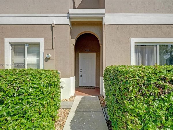 4403 Woodland Cir, Tamarac, FL 33319