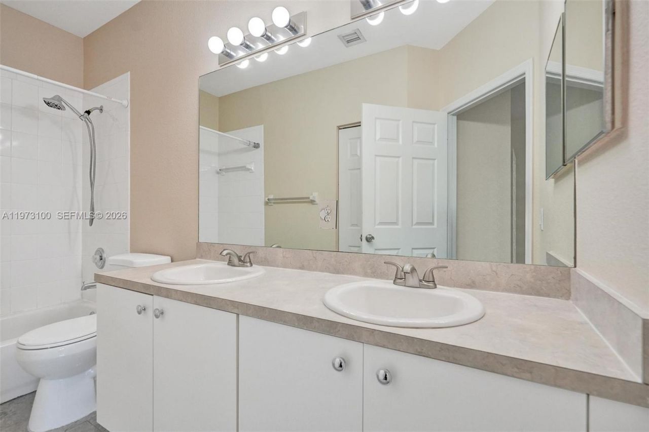 4403 Woodland Cir, Tamarac, FL 33319 Photo