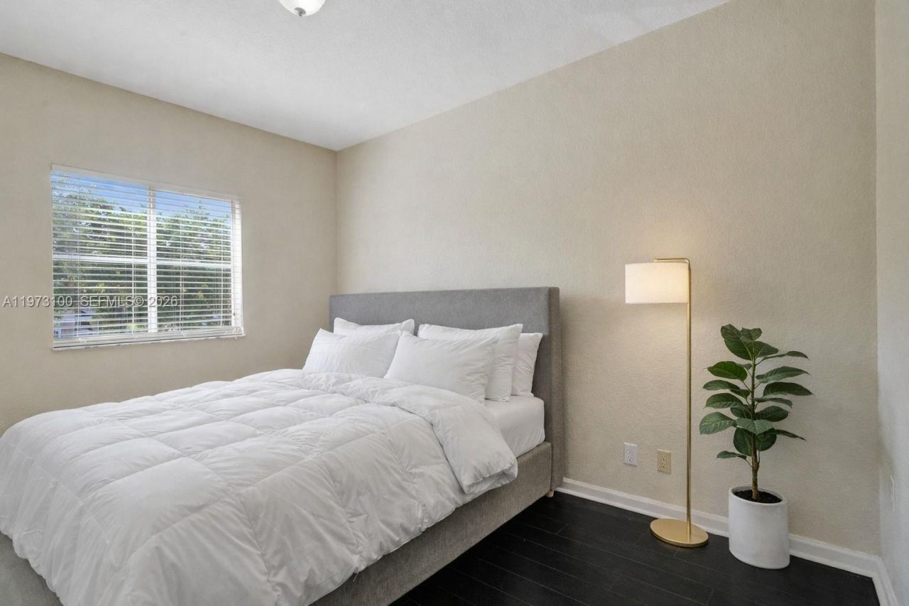 4403 Woodland Cir, Tamarac, FL 33319 Photo