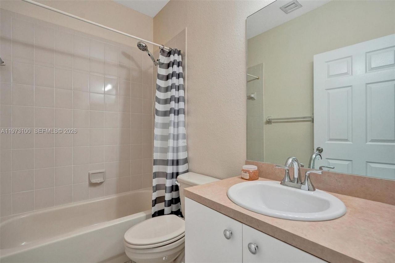 4403 Woodland Cir, Tamarac, FL 33319 Photo