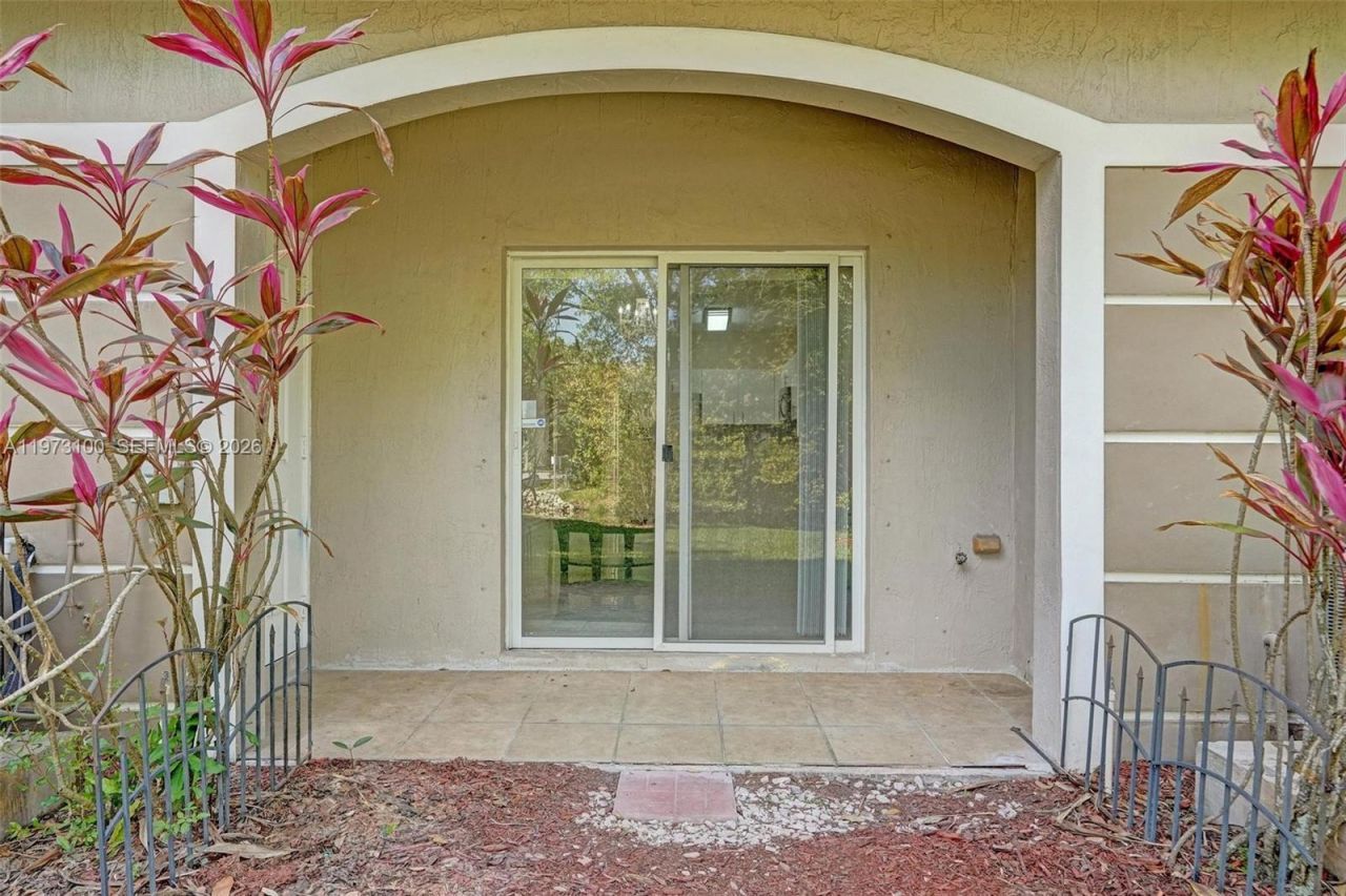 4403 Woodland Cir, Tamarac, FL 33319 Photo