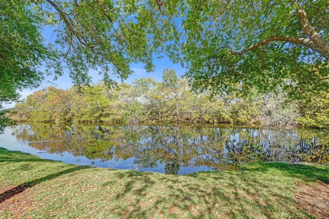 4403 Woodland Cir, Tamarac, FL 33319 Photo