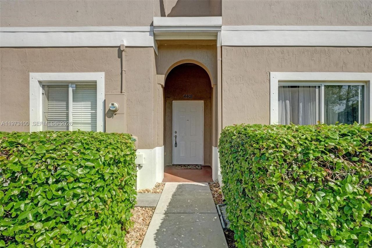 4403 Woodland Cir, Tamarac, FL 33319 Photo