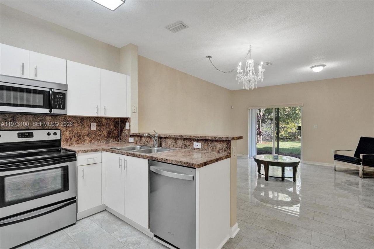 4403 Woodland Cir, Tamarac, FL 33319 Photo