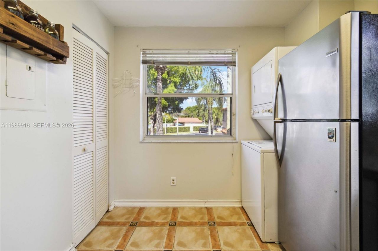 1250 SW 113th Ter, Unit 203, Pembroke Pines, FL 33025 Photo