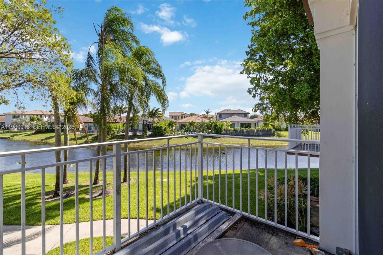 1250 SW 113th Ter, Unit 203, Pembroke Pines, FL 33025 Photo