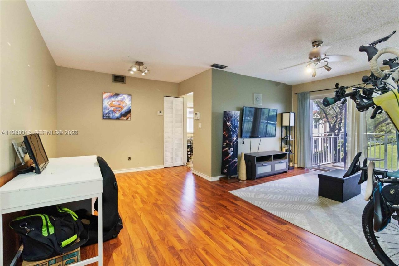 1250 SW 113th Ter, Unit 203, Pembroke Pines, FL 33025 Photo