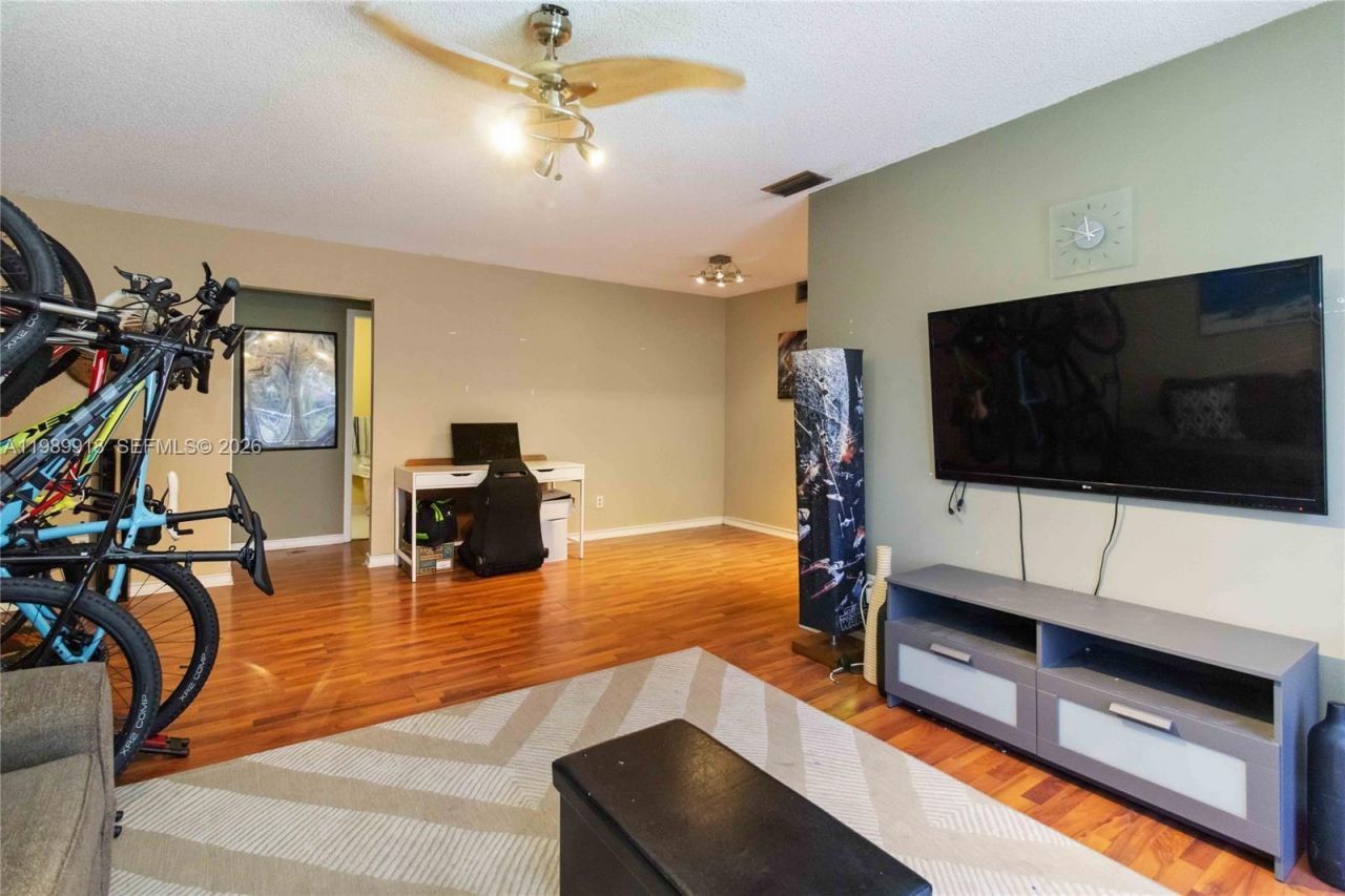 1250 SW 113th Ter, Unit 203, Pembroke Pines, FL 33025 Photo