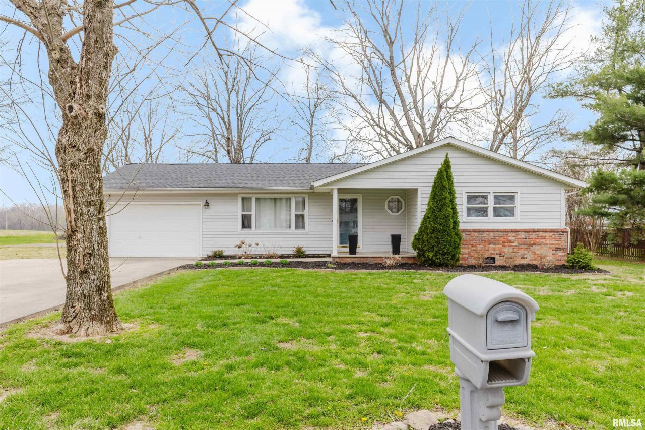 2901 Delora Lane, Herrin, IL 62948 Main Photo