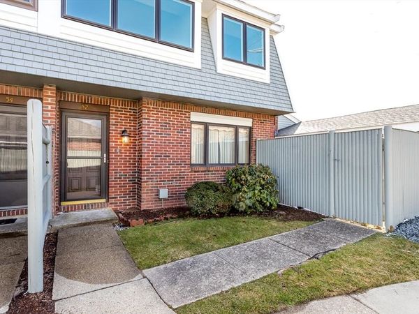 52 Rosewood Dr, Unit 52, Stoughton, MA 02072