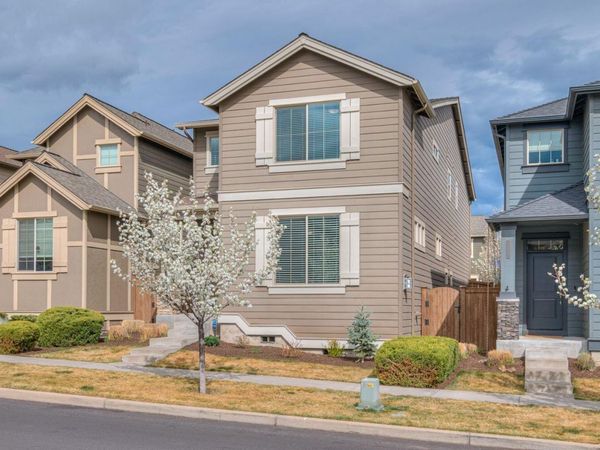 20798 NE Sierra Drive, Bend, OR 97701