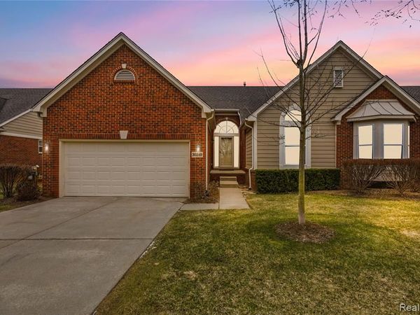 30249 Viewcrest Drive, Novi, MI 48377