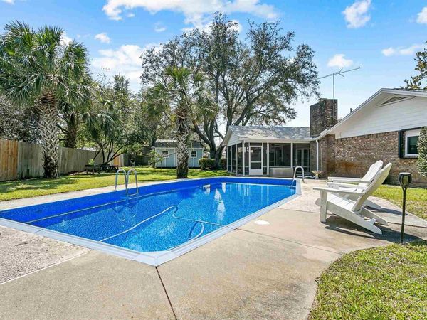 424 Dracena Way, Gulf Breeze, FL 32561