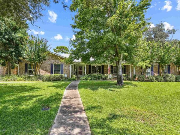 424 Dracena Way, Gulf Breeze, FL 32561