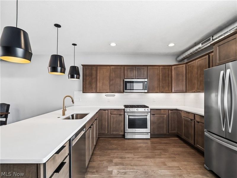 4191 Lorain Court, Cleveland, OH 44113 Photo 6