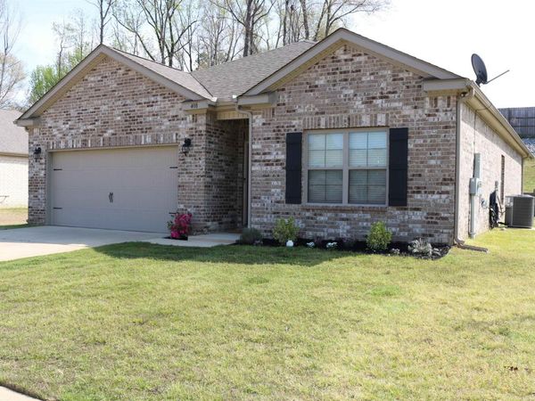 408 COLONIAL HEIGHTS DR, Munford, TN 38058