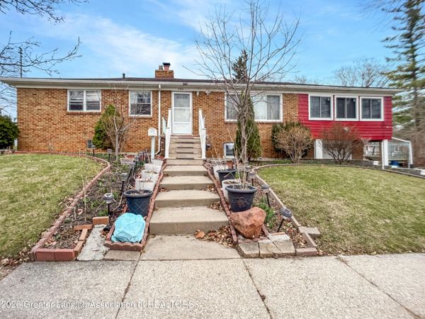 2801 Chatham Road, Lansing, MI 48910