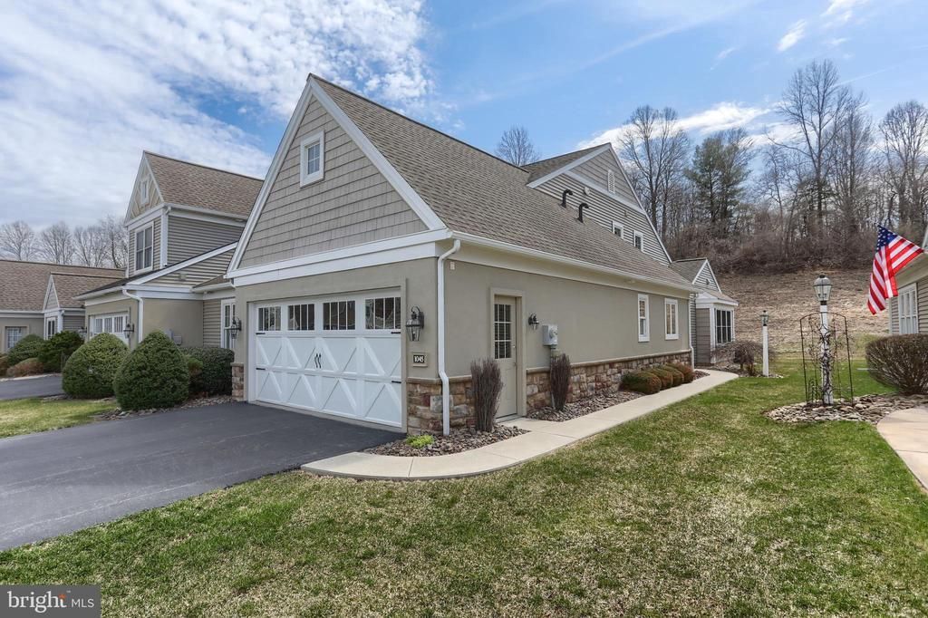 1045 English Drive, Lebanon, PA 17042 Main Photo