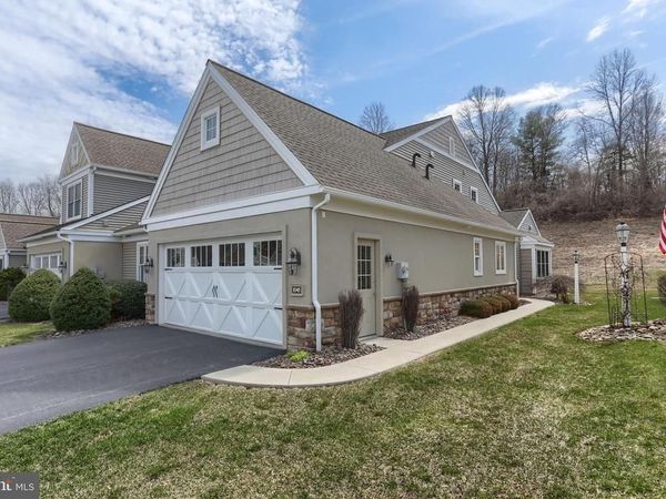 1045 ENGLISH DRIVE, LEBANON, PA 17042