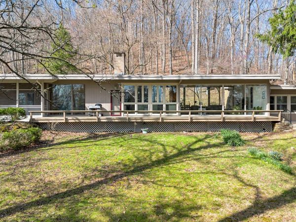 9806 Raintree Dr N, Columbus, IN 47201