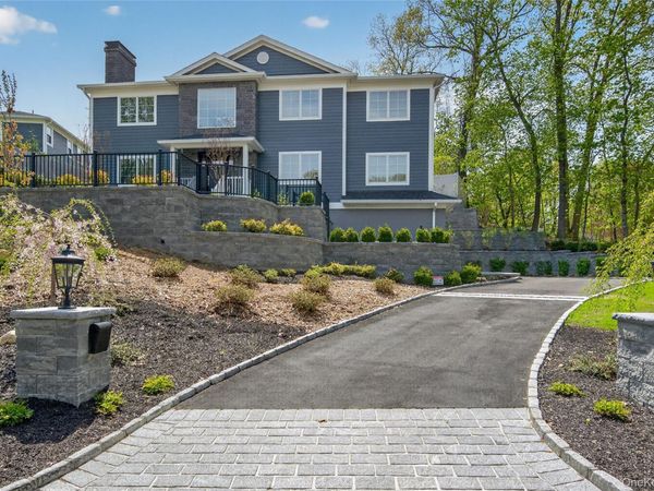 208 Cow Neck Road, Port Washington, NY 11050