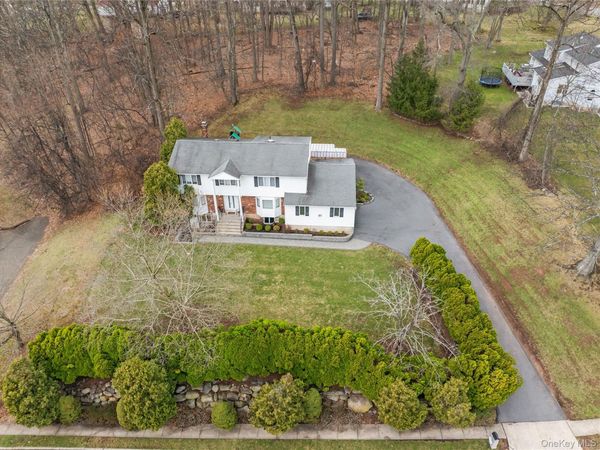 20 Algonquin Circle , Airmont, NY 10952