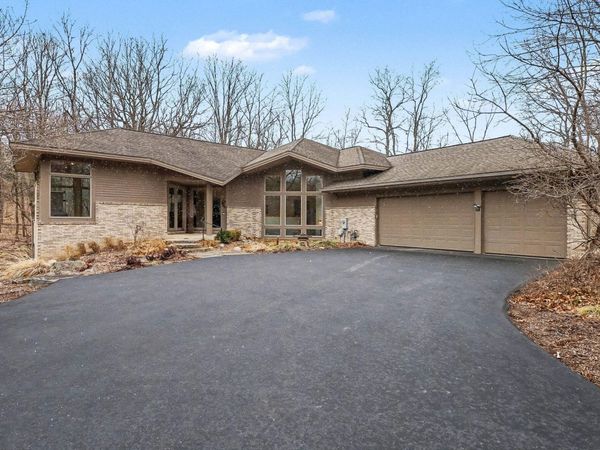 5583 Great Hawk Circle, Ann Arbor, MI 48105